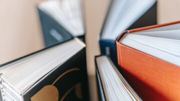 Podręczniki do pierwszej klasy liceum i technikum – jak zrozumieć i skutecznie z nich korzystać?